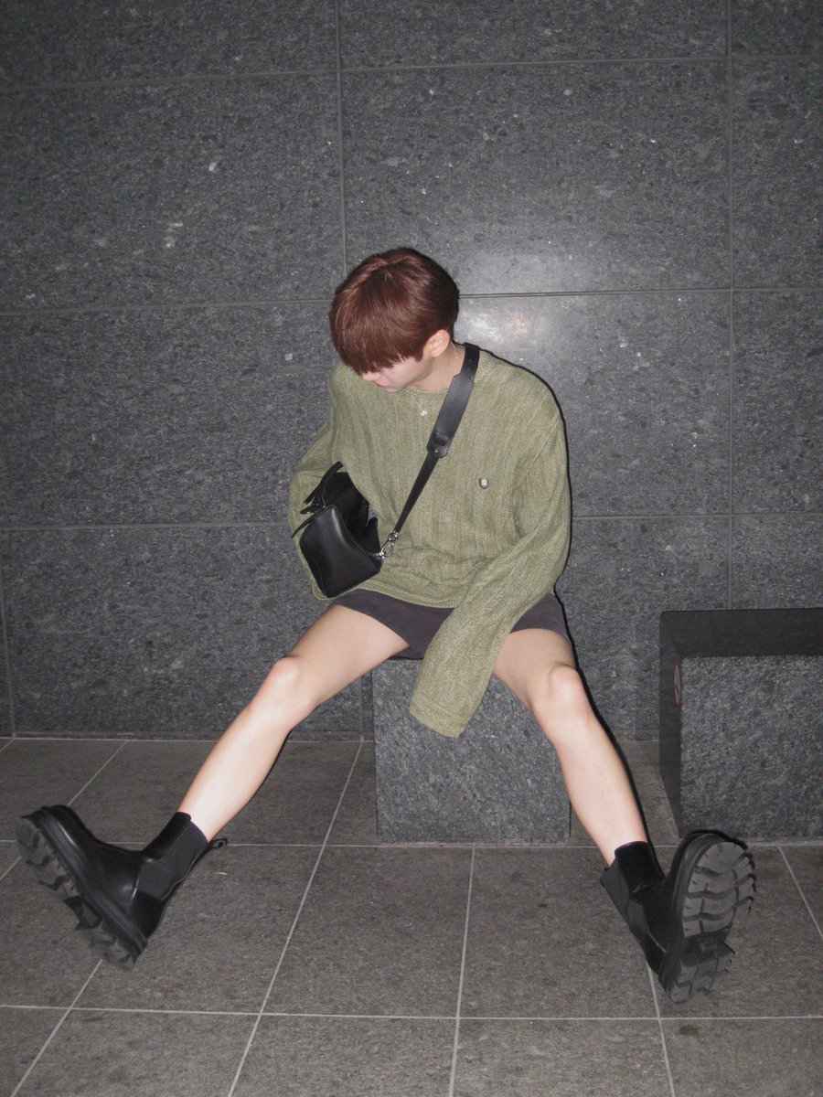 ohmkrit's tweet photo. daddy long legs https://t.co/VJKjLitkXg