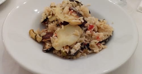 Oggi vi do una buonissima #ricetta di origine #barese: #tiella di #riso, #patate e #cozze

lacucinadibacco.it/tiella-barese-…