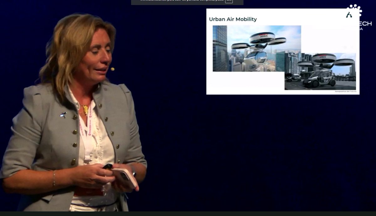 DiarioSUR's tweet photo. #STM25 en #directo📡Turno para Ana Pérez de @aertec para hablar de 'Los aeropuertos del futuro' 
https://t.co/5jPlUJqvMy https://t.co/VTfaW6t0ch