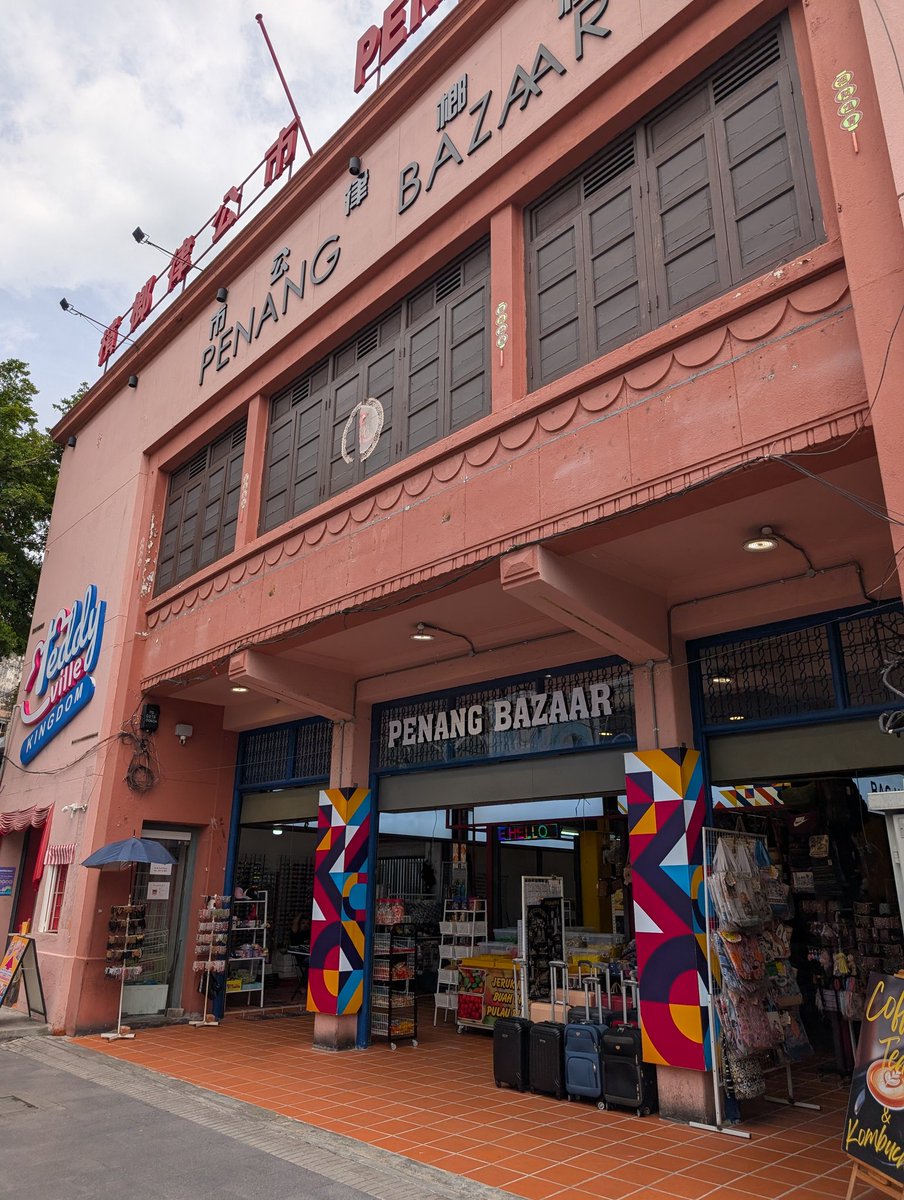 BlueHeartsUWS's tweet image. #WheatGrass #Kombucha break in Penang Bazaar #GeorgeTown #Penang #Mapaysia