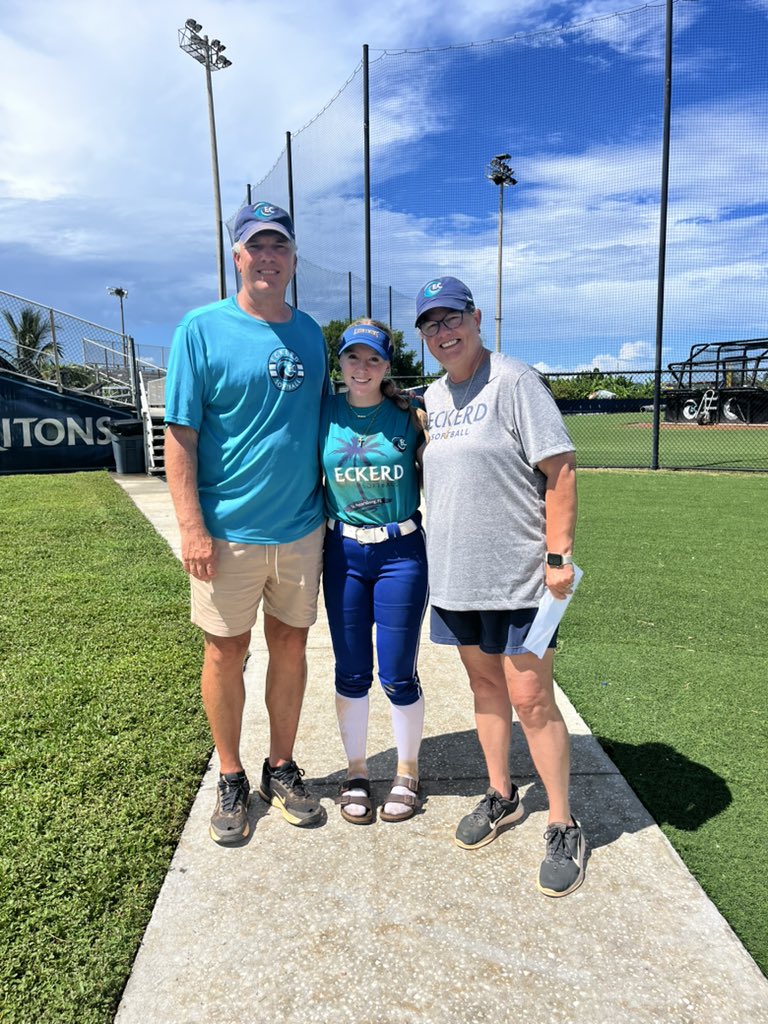 Thankful for the opportunity to head down into the ☀️ for an <a href="/EckerdSoftball/">Eckerd Softball</a> camp. Thank you Coach Frew for the invite to 2 days filled with drills and games. I can’t wait to be back!! <a href="/CTLightning09GD/">CT Lightning '09 Gold ⚡</a> <a href="/CTLightHoag/">CT Lightning Gold Hoag</a> <a href="/CoachKasHoag/">Coach Kas Hoag</a>