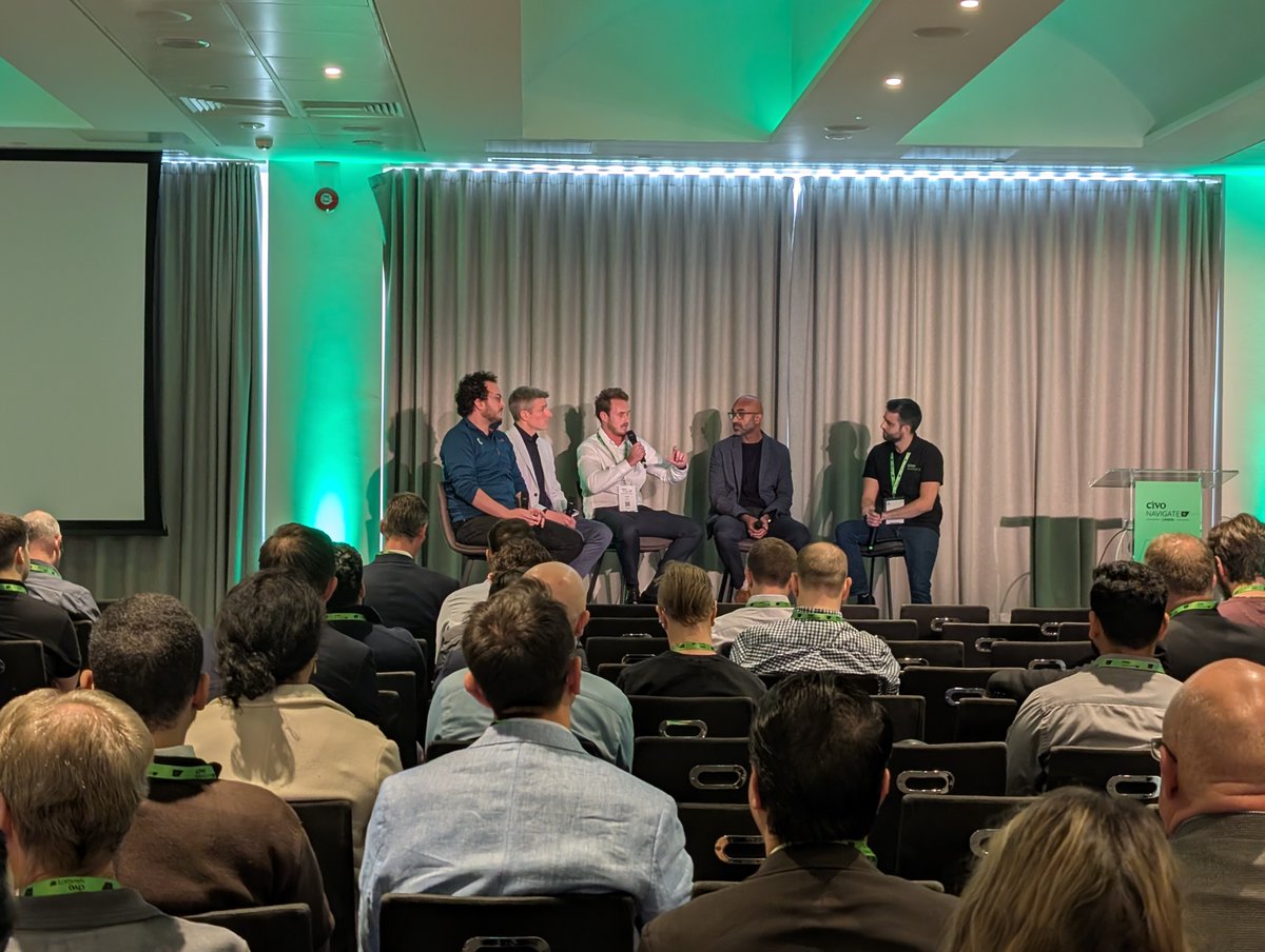 Josh Mesout, just wrapped up an incredible AI Panel with James Faure (Clairo AI), Abdul Hummaida (Covecta), Jonas Vermeulen (Covecta), and Daniel Miodovnik (Orbital Materials) 🔥