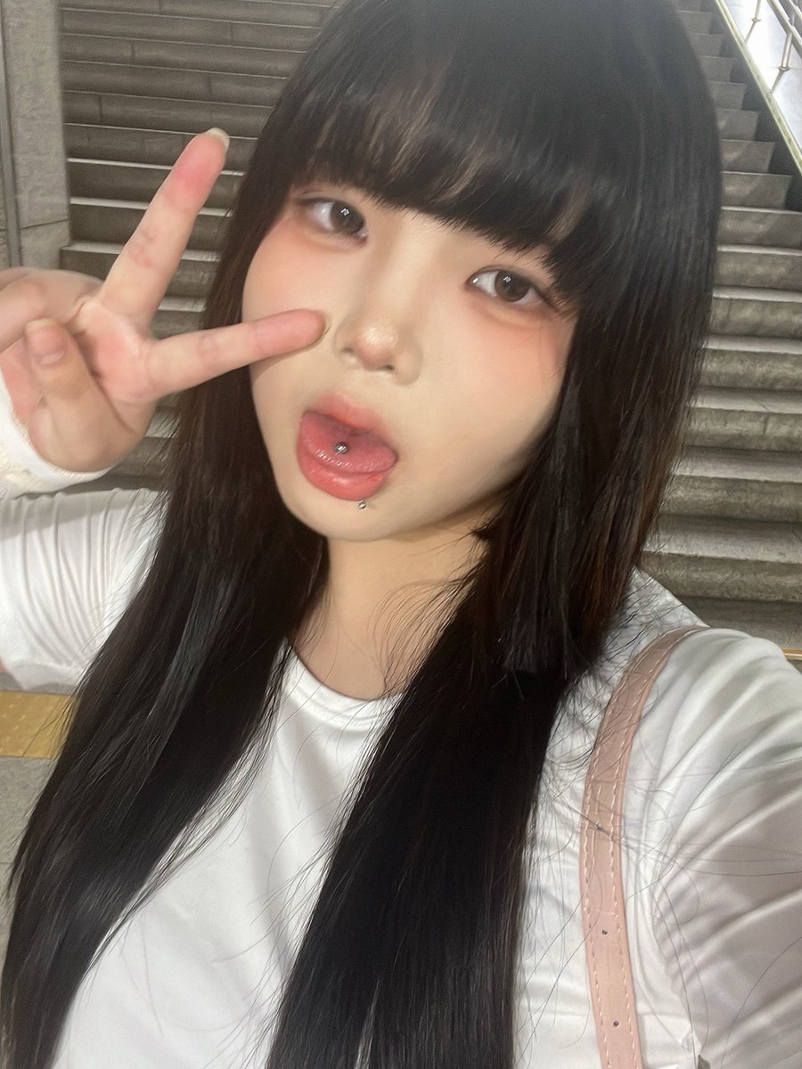eqtxvv's tweet photo. 15살 자퇴생과 친구하지 않을레요…?
#우울계_𝕏친소 #우울계_트친소
#우울계트친소 #정병계_𝕏친소 
#정병계_트친소 #정병계트친소 https://t.co/UWCcSqdaAK