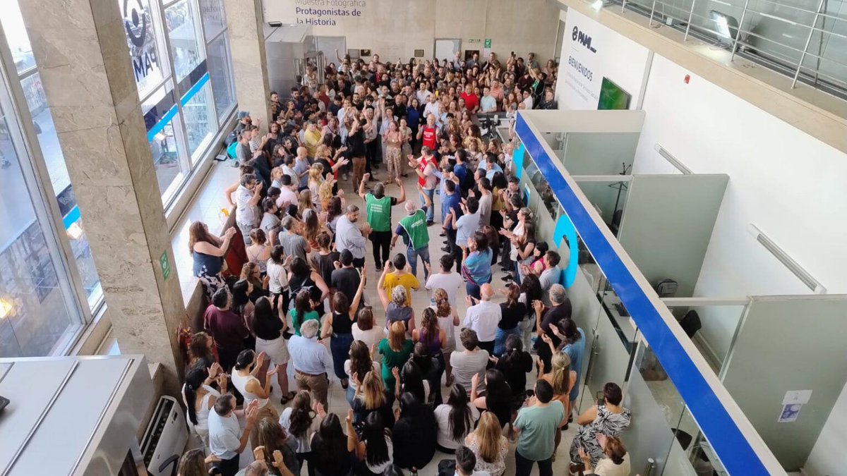 URGENTE!!
ATE INICIA HOY TRES DÍAS DE PARO EN TODAS LAS OFICINAS DE PAMI DEL PAÍS!!

LLEVAMOS 350 DÍAS CON LOS SALARIOS CONGELADOS!!

Desde la creación de la Obra Social no existen precedentes sobre un ajuste de esta magnitud. Se recortan los ingresos de los trabajadores y las