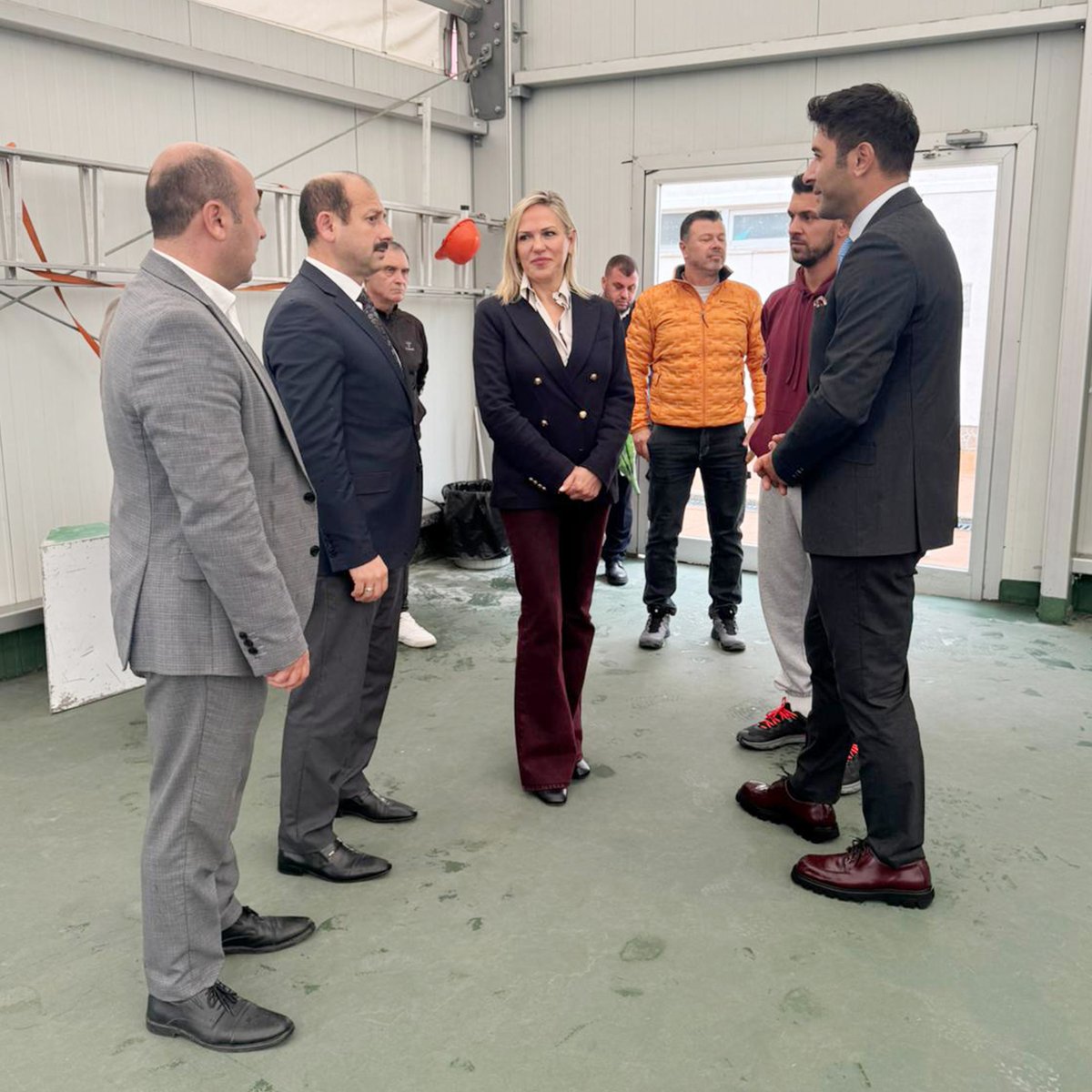 İl Müdürümüz Feyzullah Dereci, Türkiye Tenis Federasyonu Başkanı Şafak Müderrisgil ile birlikte Canik Tenis Kortlarında incelemelerle bulundu. İl Müdürümüz Feyzullah Dereci, ilimizdeki tenis branşı çalışmaları hakkında Başkan Şafak Müderrisgil’e bilgi verdi.

#GSBHepYanında