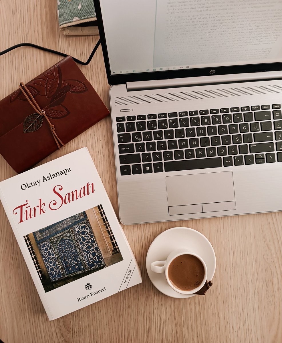 Okumak ve öğrenmek ile ilgili güzel bir gün 🕯️