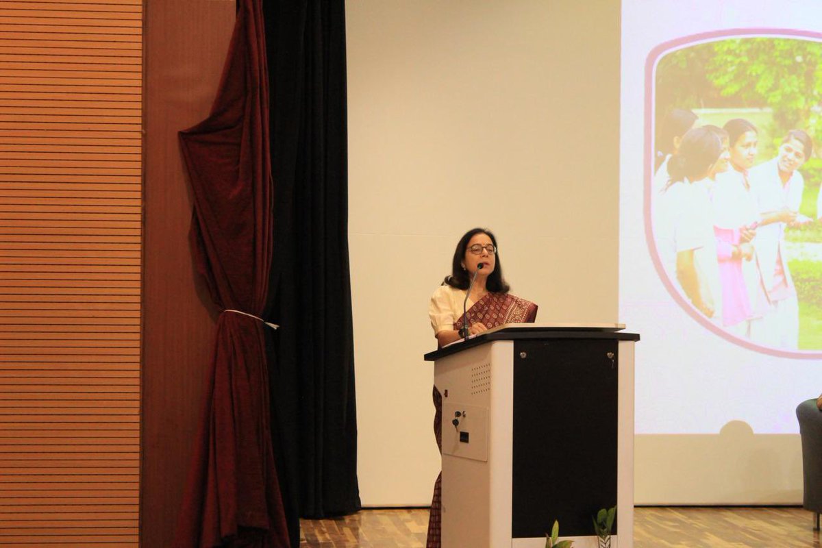 MoHFW_INDIA's tweet image. @MoHFW_INDIA organized the Workshop on Strengthening &amp;amp; Empowering Mental Health Resilience among Nurses under #SwasthNariSashaktParivaar at Rajkumari Amrit Kaur College of Nursing, New Delhi.

The workshop placed nurses at the centre of the Abhiyaan, highlighting their mental…