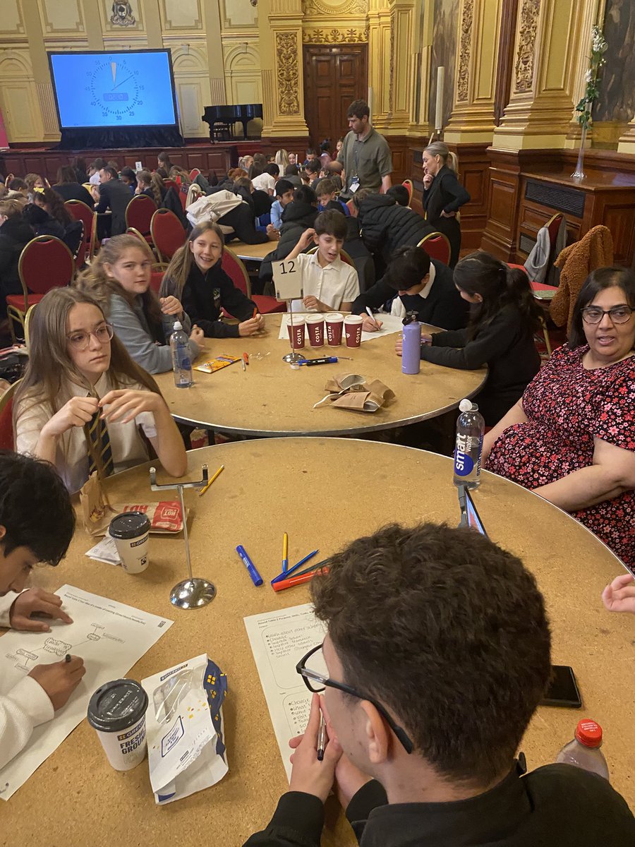 garycondie67's tweet image. @OurVoiceGSF @EdISGlasgow Great discussions with our young people at today’s Young Leaders of Learning Training @sparqs_scotland @EducationScot @CDavren  #participation #learningandteaching