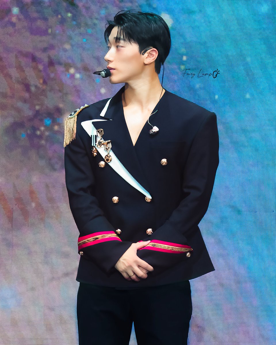 250927 MusicBank in Lisbon
🫠🫠
#최산 #MusicBankinLisbon #에이티즈 #ATEEZ #choisan