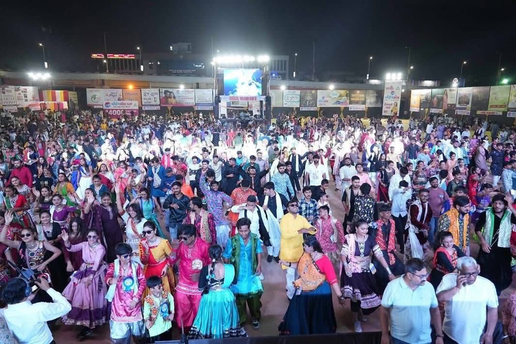 kiran_makadia's tweet image. ખોડલધામ વેસ્ટ ઝોન અર્વાચીન રાસોત્સવ 2025 માં ઉપસ્થિત રહી આયોજકો ને શુભકામનાઓ પાઠવી હતી.
#navaratri2025 #rajkot
#Navratri2025
#navratri