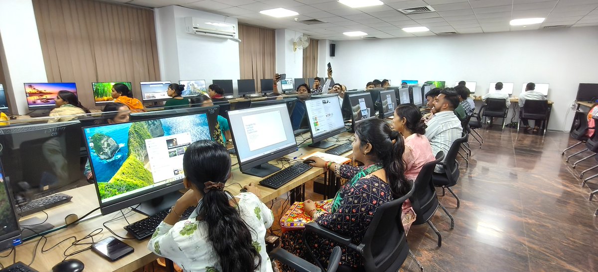 uppanchayatiraj's tweet photo. पंचायती राज विभाग और e-Asrem Infotech के सहयोग से चिनहट व गोसाईगंज के पंचायत सहायक और सचिवों को CHC, e-District और Service Plus पर प्रशिक्षण दिया।कार्यक्रम का उद्घाटन श्री संजय कुमार बरनवाल संयुक्त निदेशक प्रिट व श्री जयदीप कुमार त्रिपाठी, संयुक्त निदेशक पंचायती राज विभाग ने किया https://t.co/CXZm9FHsD8