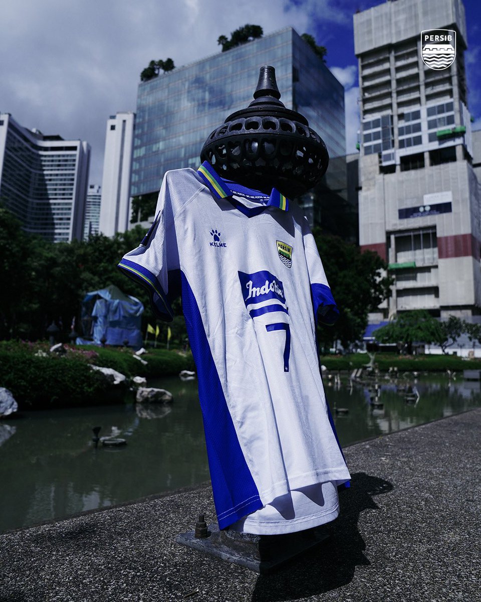 persib's tweet image. All signs lead to Bangkok 🇹🇭
#ACLTwo kicks off tomorrow ✊
#WeArePERSIB
____
ทุกสัญญาณมุ่งสู่กรุงเทพฯ 🇹🇭
#ACLTwo เริ่มต้นวันพรุ่งนี้ ✊
#WeArePERSIB