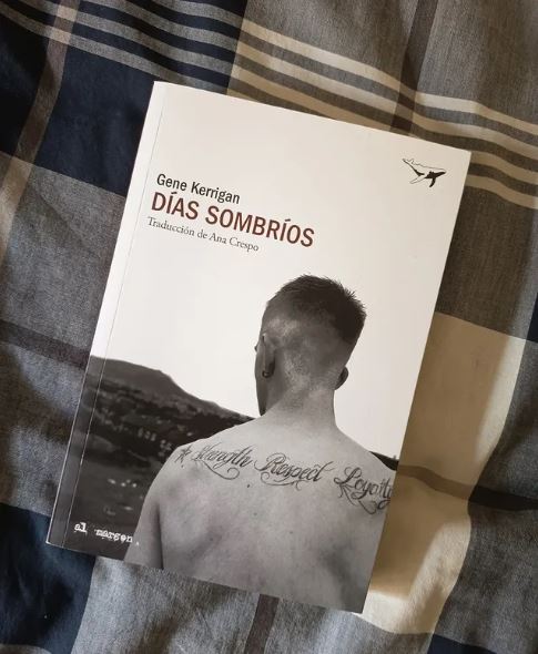Sajalín editores (@sajalin_ed) on Twitter photo "Kerrigan golpea con puños de verdad y realidad social a la vez que construye un relato mafioso brutal que te mantiene en tensión durante toda la novela y cuya traca final es digna de Tarantino o Scorsese.
Un nuevo autor del que necesito ahora todas sus novelas." <a href="/jc_pblanco/">JCPolo</a> "Kerrigan golpea con puños de verdad y realidad social a la vez que construye un relato mafioso brutal que te mantiene en tensión durante toda la novela y cuya traca final es digna de Tarantino o Scorsese.
Un nuevo autor del que necesito ahora todas sus novelas." <a href="/jc_pblanco/">JCPolo</a>