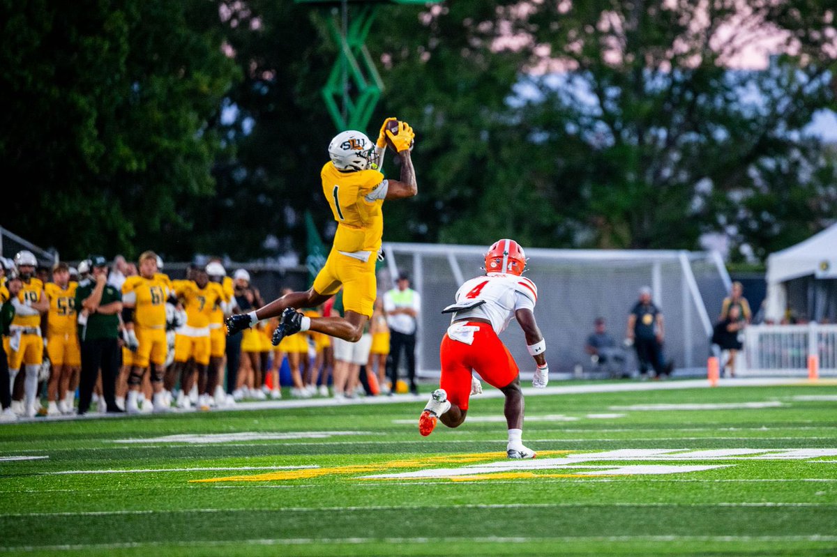 CoachSlaughter2's tweet image. #TruthfulTuesday Success doesn&apos;t come from what you do occasionally, it comes from what you do consistently - like showing up on Tuesday. #StackGoodDays #SameWork #SGTS #Celly