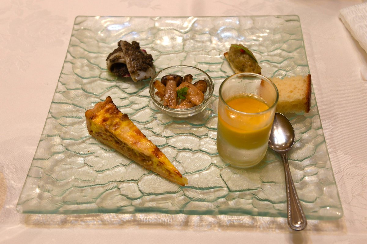 WingDeployment's tweet image. おフレンチ撮るのにクソデカカメラを起用