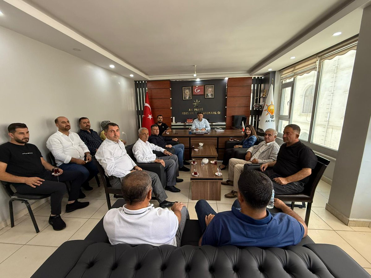 📍 AK PARTİ Kozluk ilçe Başkanlığı 

Haftalık Olağan Yönetim Kurulu Toplantımız ilçe Başkanımız Sayın Hakim IŞIK Başkanlığında Gerçekleştirildi.
Toplantımızın ve Alınan Kararların ilçemize Hayırlı Olmasını Diliyoruz.
#AkKozluk
#HaftalıkToplantı
<a href="/abuyukgumus/">Ahmet Büyükgümüş</a> 
<a href="/AvukatErsanAksu/">Ersan AKSU🇹🇷</a>