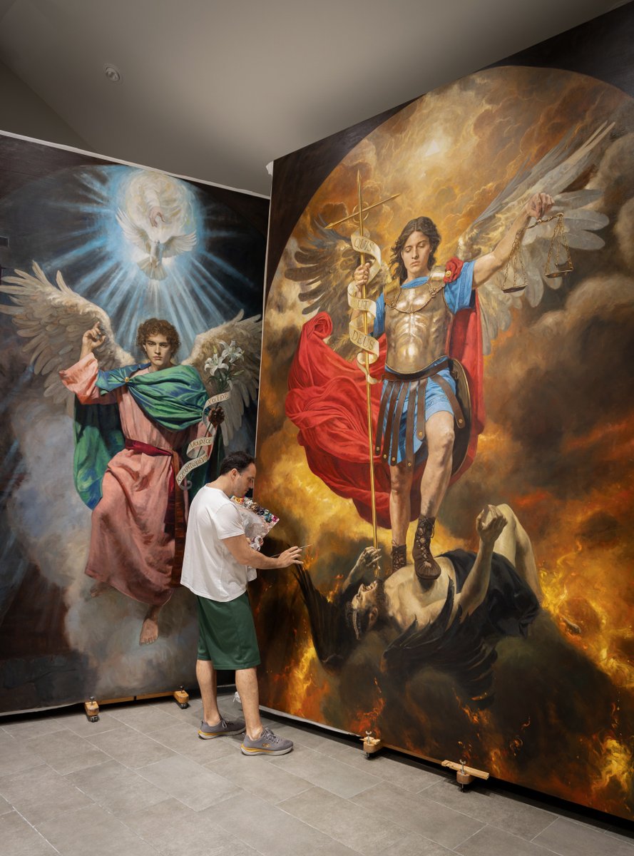 Raul_Berzosa's tweet photo. Ayer, con motivo de la festividad de los santos arcángeles, compartí varias de mis pinturas. Hoy os muestro esta foto mientras daba las últimas pinceladas a estas obras. https://t.co/xdQU4u088c