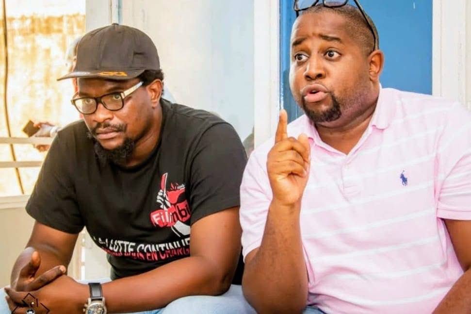 CORAC_RDC's tweet photo. L’activiste @Icone_Carbone , présente ses civilités au ministre de l’Intégration Régionale Floribert Anzuluni, son ancien compagnon de lutte au sein du mouvement citoyen Filimbi. 

Lire l’article : https://t.co/BgMMftayYX https://t.co/KixjlbjtzA