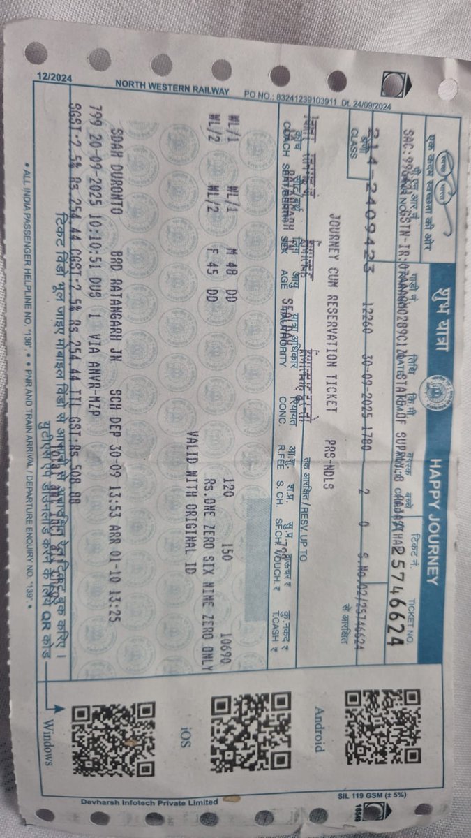 Bhawani72325508's tweet image. Water accumulation in 1st AC, Coach H1, Seats 5/6, Cabin B. Poor cleanliness. Please address urgently!
Train no- 12260 
Pnr - 2142409423
@RailMinIndia @RailwaySeva7 @AshwiniVaishnaw #TrainIssue #IndianRailways