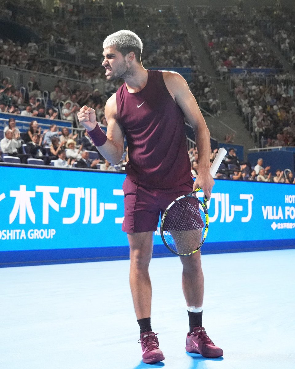 VICTORIAAAAAAA. 

8 títulos este año. Solo 6 derrotas, 2 desde abril (las dos en finales). Qué salvajada de temporada y qué suerte tenemos de tenerle. Sustito al final, pero…

ES SU FORMA DE OPERAR Y HAY QUE RESPETARLA.