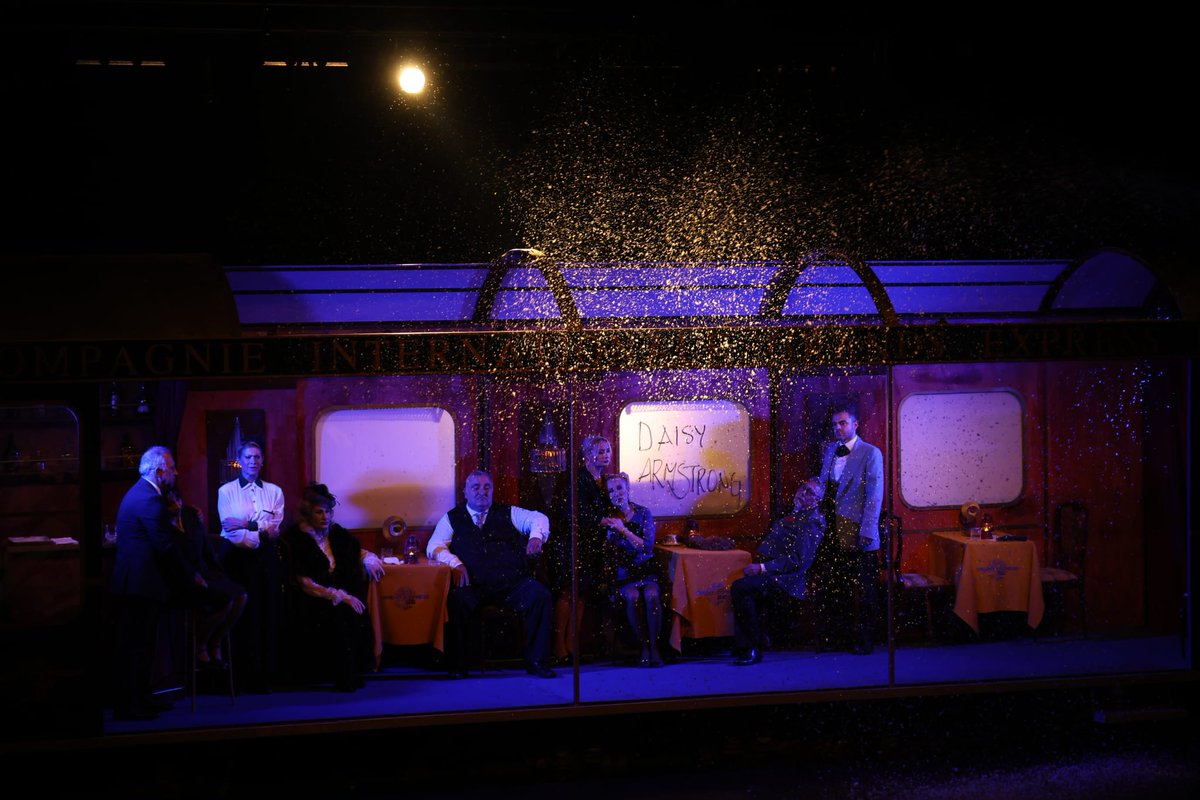 CerkezkoyOsb's tweet image. Çerkezköy Organize Sanayi Bölgesi (ÇOSB), 2025-2026 kültür sanat sezonuna, Agatha Christie&apos;nin ölümsüz eseri &apos;Doğu Ekspresinde Cinayet&apos; adlı tiyatro oyunuyla başlangıç yaptı.
#ÇOSB #ÇerkezköyOSB #ÇOSBKültürSanat