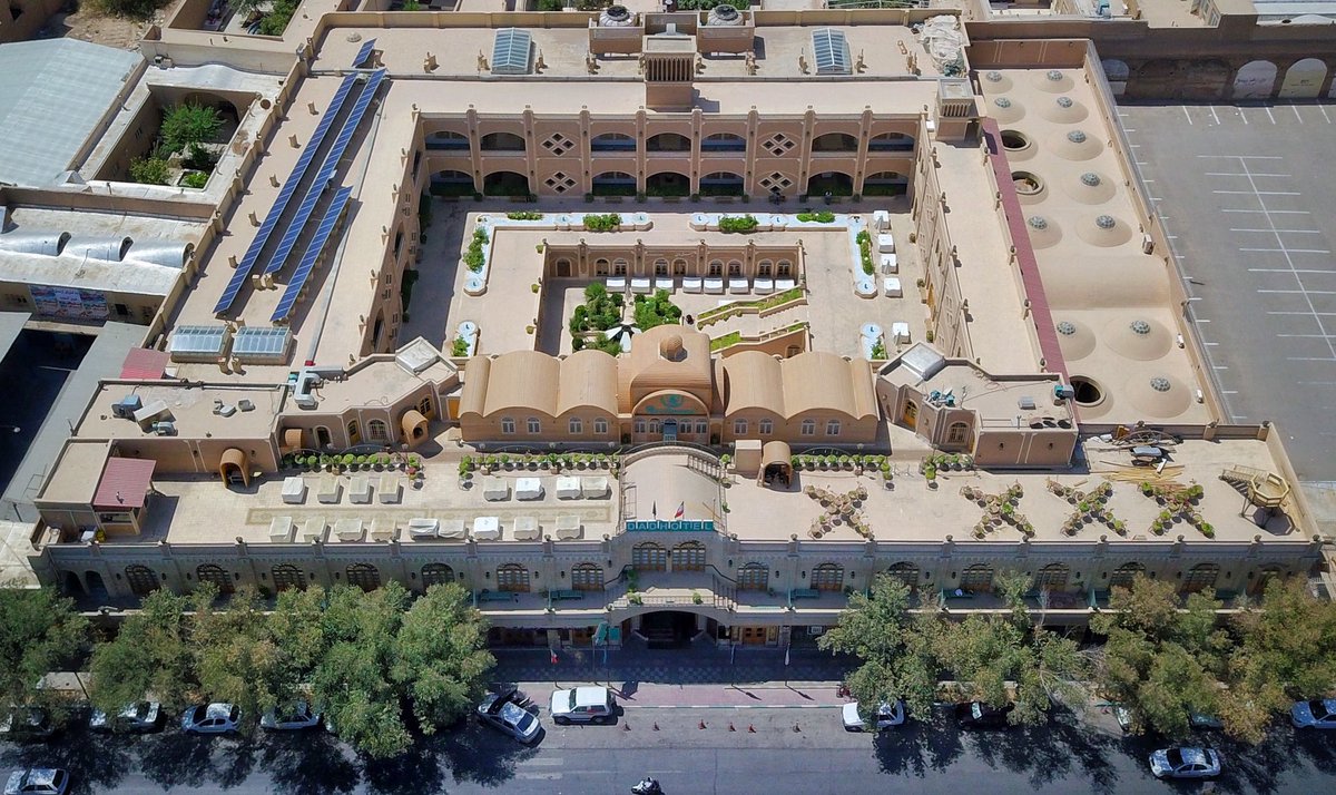 DadHotel's tweet photo. هتل داد یزد موفق به کسب «نشان سبز هتل‌های ایران» شد؛ بالاترین افتخار زیست‌محیطی در صنعت هتلداری کشور!
افتخار می‌کنیم که جزو ۱۲ هتل برتر شناخته شدیم.
 #هتل_سبز #گردشگری_پایدار #یزد #محیط_زیست #هتل_داد https://t.co/B1k92bjUzW