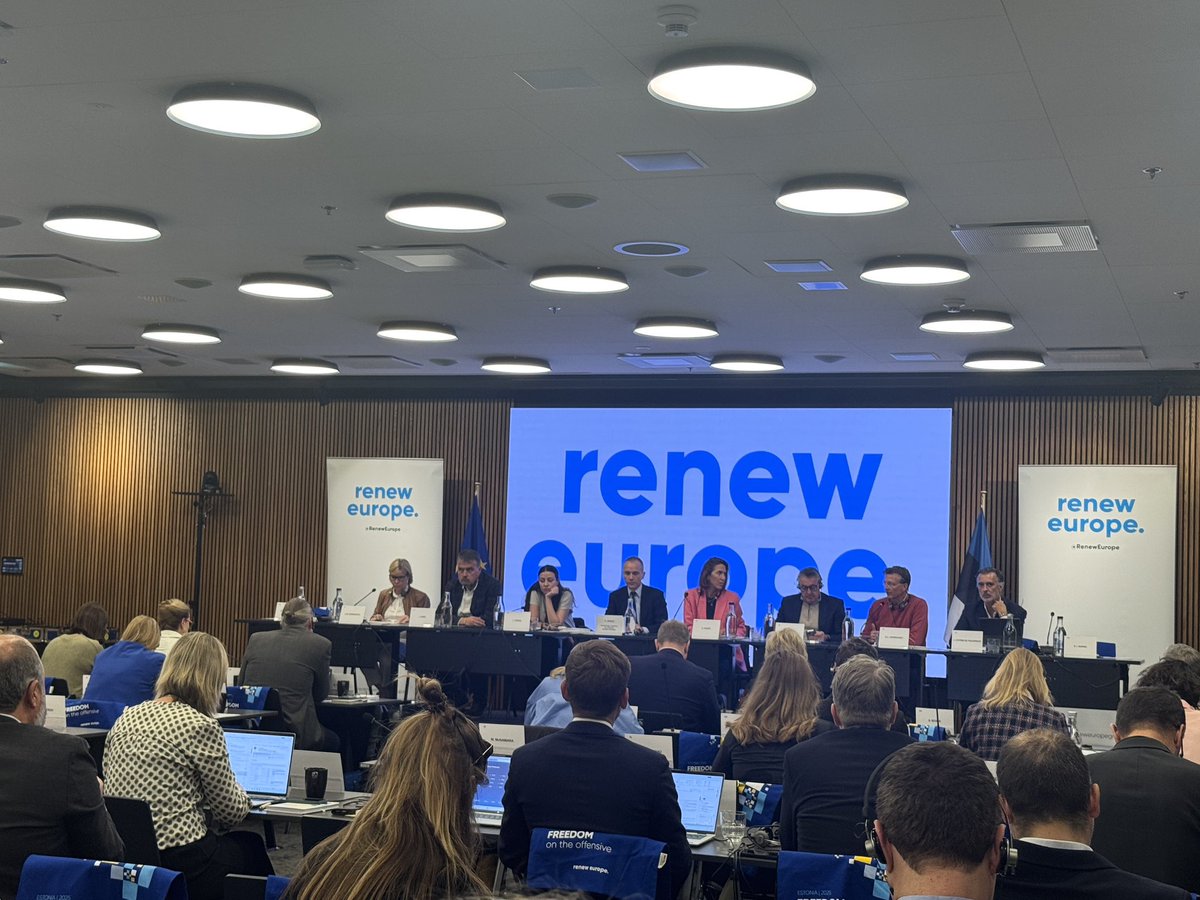 oagirregoitia's tweet photo. Euskadin eta Europan dauzkagun erronkei buruz hitz egiteko @RenewEurope taldearen lan mintegia daukagu Estonian

#industria #lehiakortasuna #berrikuntza #energia #segurtasuna #defentsa #polarizazioa ta beste gai ugari

Escuchar, opinar, debatir, actuar https://t.co/VhFOgi7umw