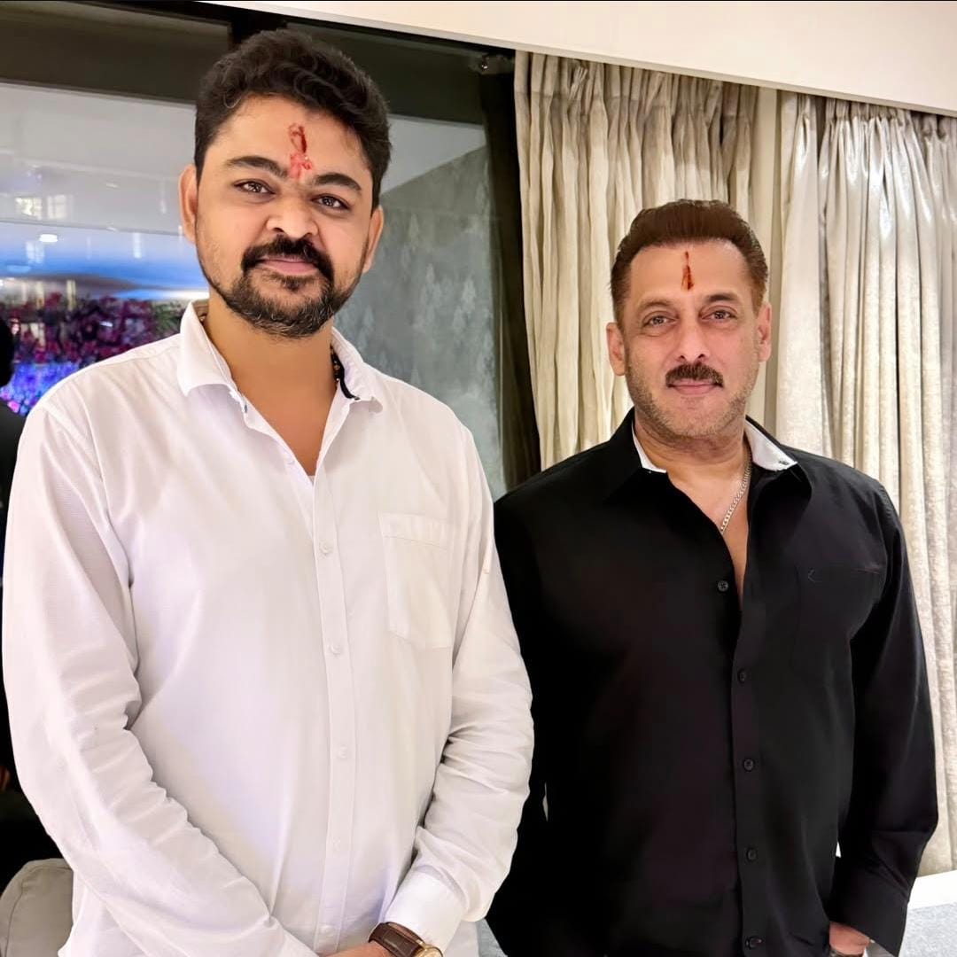 kundans0397993's tweet photo. #Beingtiger ๐ฎ๐ณ๐ฎ๐ณ๐ฅโค๏ธ๐ซถ
Love u bhaijaan โฅ๏ธ
#Battleofgalwan #Salmankhan #Skf
#Indainarmy #Army #Colours #Biggboss19 #Bb19 #Beinghuman #Beinghumanclothing
#Terenaam
Credit goes to Bollywood Society https://t.co/eBM4Qllffc