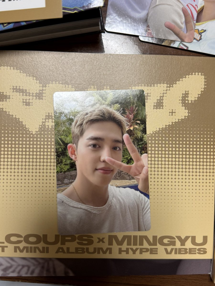 FUx1vg's tweet photo. SEVENTEEN セブチ HYPE VIBES CxM ギュチョル トレカ 交換

譲：画像1枚目 スンチョル  エスクプス 🍒

求：画像2枚目💕のミンギュ
　　
郵送での交換希望です

よろしくお願いいたします🙏✨ https://t.co/UeVcbMO9OS
