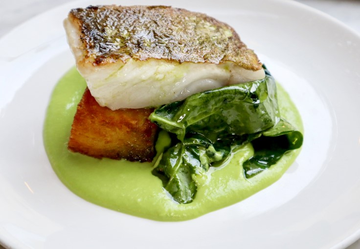 The MICHELIN Guide Inspectors' Dishes of the Month

Discover some of the Inspectors' most creative, memorable and downright delicious dishes of the month, from their latest culinary travels throughout Great Britain &amp; Ireland

guide.michelin.com/gb/en/article/…