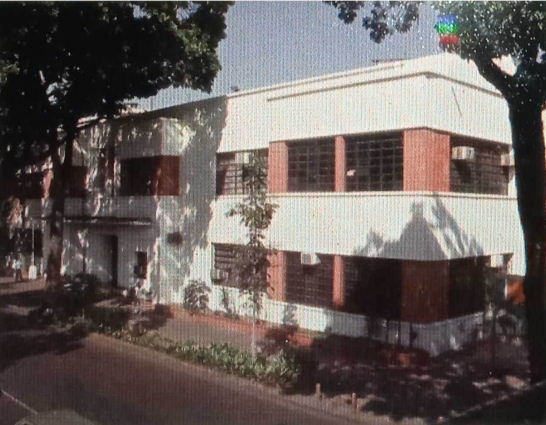 CacaitoPuro's tweet photo. 89 AÑOS EN FORMACIÓN DOCENTE
El Instituto Pedagógico de Venezuela, Nacional o de Caracas está de cumpleaños. Mariano Picón Salas y la 1era Misión chilena lo propusieron como de Venezuela hace 89 años, imitando al Centro educativo de Chile: Instituto Pedagógico de Chile. 🧵⬇️jo https://t.co/Zs10DfKqbr