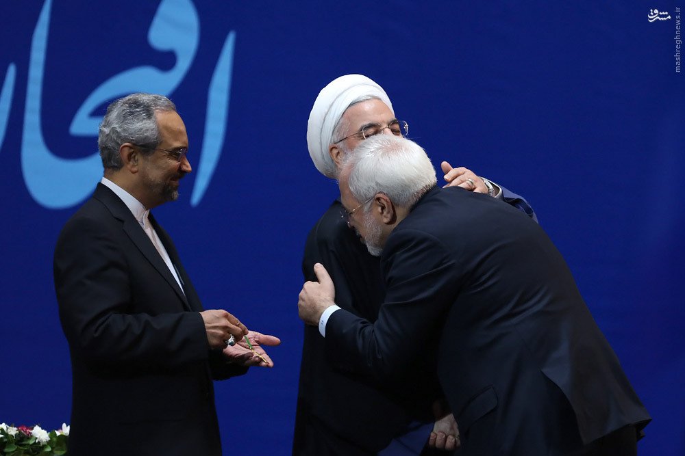 samieh128's tweet photo. ارزش پول ملی روبه خاک سیاه نشوندن!
اعتبارپاسپورت ایرانی روبه لجن کشیدن!
اعتباردیپلماتیک رو به سُخره گرفتن!
روابط با چین و روسیه رو به صفررسوندن!
برای اربابان آمریکایی کاسه لیسی کردن!
تهش میگن چیزی نشده...
+روباه بنفش وابوموسی اشعری باید تقاص پس بدن
#محاکمه_روحانی_ظریف_مطالبه_ملی https://t.co/ETINaotVlL