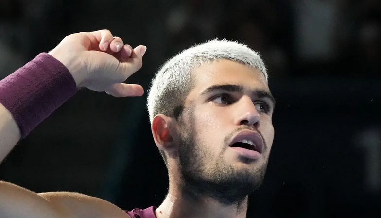 Players with 8+ titles in a season in this century:

Federer, 4 times
Nadal, 3 
Djokovic, 2
Murray, 1
Sinner, 1
Alcaraz, 1

Enf of list.