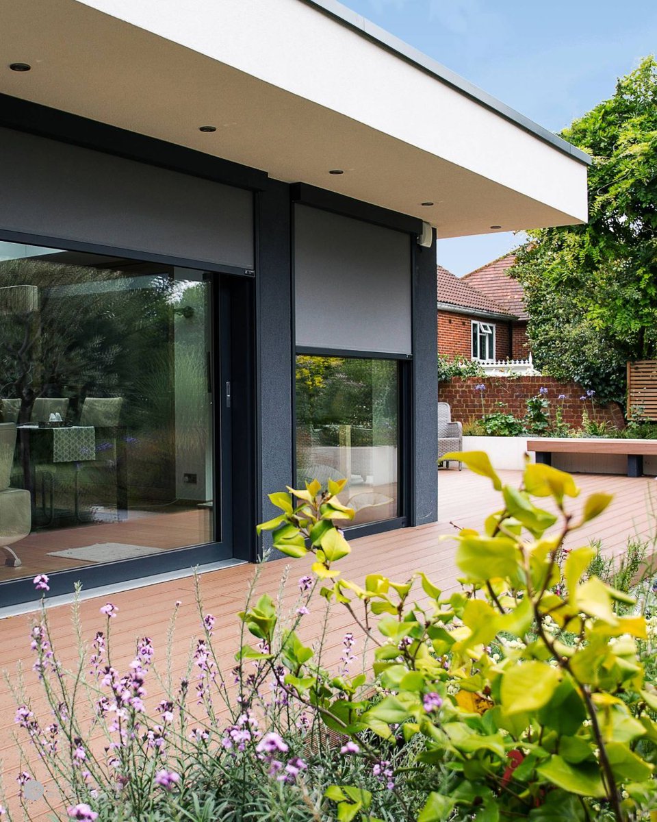 cbsolarshading's tweet image. While overheating is often associated with the long days of summer, it's not uncommon in Autumn either, especially for homes in towns and cities. Alongside heat, glare can also be a real nuisance at this time of year #caribbeanblinds #externalblinds #autumnweather