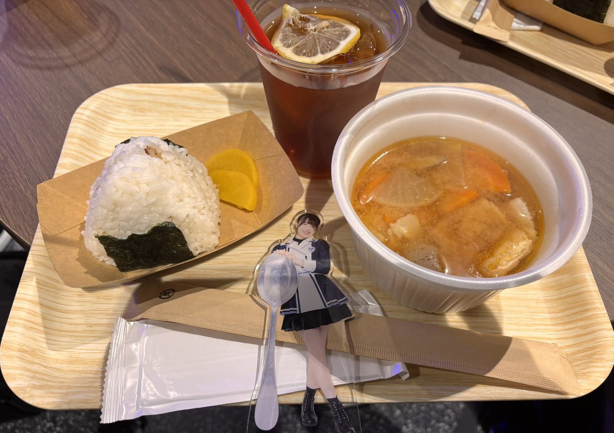 awari4006's tweet image. #ただいまわかぽん家 楽しかったー！🏠✨
空腹状態での豚汁がとんでもなく美味しかった…！さつまいも良き🍠
推しと同じアイスティーを同じタイミングで飲んで目が合うのはこのイベントだけ！？
質問も最初に読まれて、ボックスから引いてくれたわかぽんに感謝。ときリモ見ます👀

#安部若菜 #わかぽん