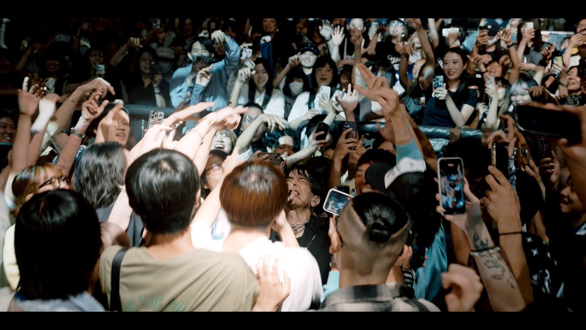 Doona – I AM (Official Music Video)
OUT NOW!!!🔥

▶︎YouTube
youtube.com/watch?v=JA9Brm…

〈CREDITS〉
【Video】
Starring : Doona
Vocal : GENKI
Guitar : SOTA
Keyboard : RINTA
Bass : RYO
Drums : ZAKKI

Creative Director : Aira
Director : Kota Kitajima
DOP : Sigma Sudo
Camera