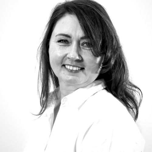 🇱🇻 Konsultāciju centrs "Skalbes", kurš pieķerts izsaimniekojam pusotru miljonu gadā telefona līnijas nodrošināšanai, protestēs pie Saeimas pret valdības ieceri sākt atteikties no kreiso biedrību sātīgās finansēšanas. Protestēs arī sātīgi finansētā "Marta".