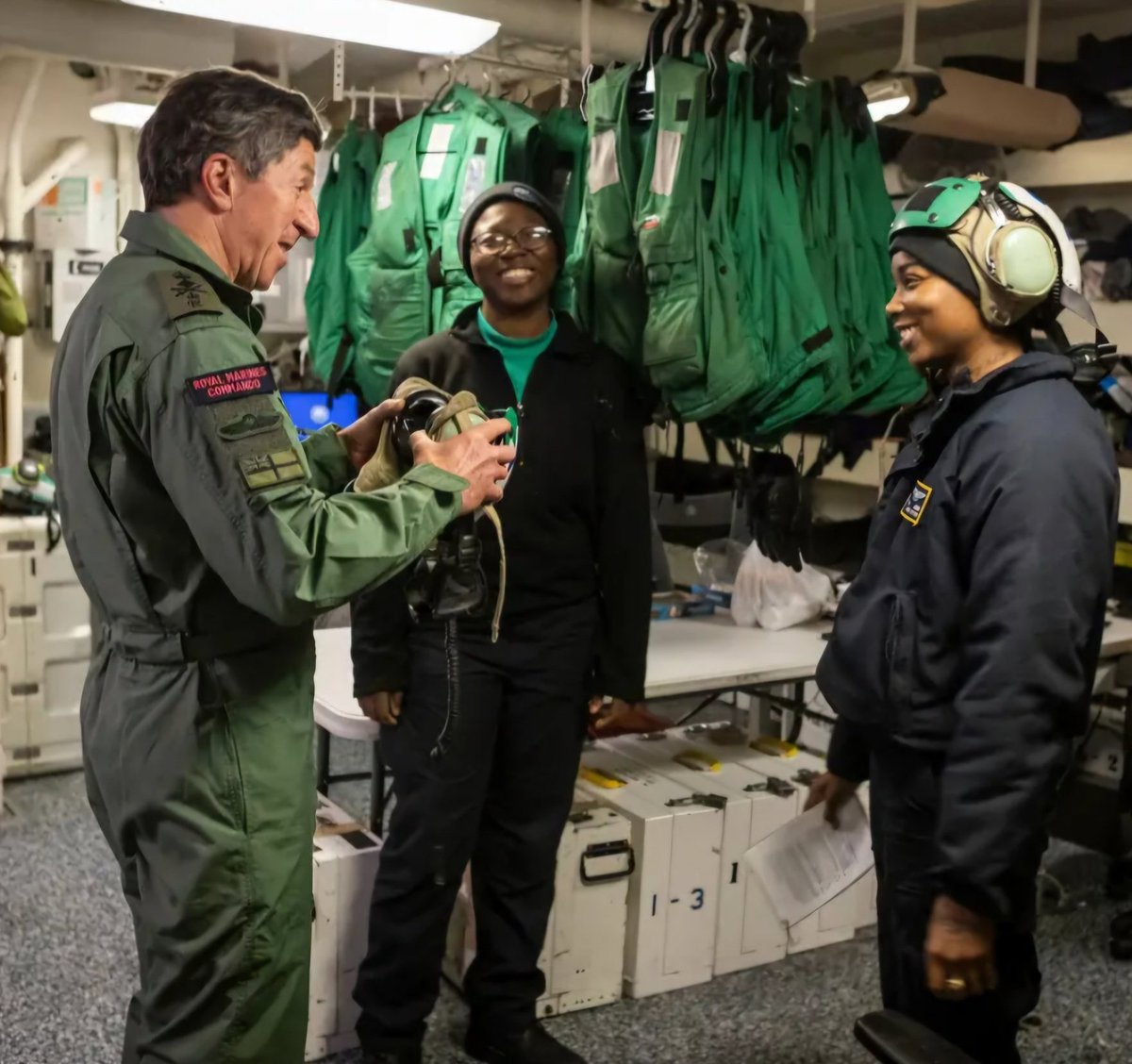 **TOP GWYN**
On Friday, <a href="/GenGJenkinsRM/">First Sea Lord and Chief of Naval Staff</a>, the First Sea Lord, took a backseat ride in an F/A-18F with VFA-213 Blacklions, <a href="/CVN78_GRFord/">USS Gerald R. Ford (CVN 78)</a>. The carrier is currently operating in the North Sea.
The US/Royal Navy bond is built on years of shared learning, experience, and innovation.