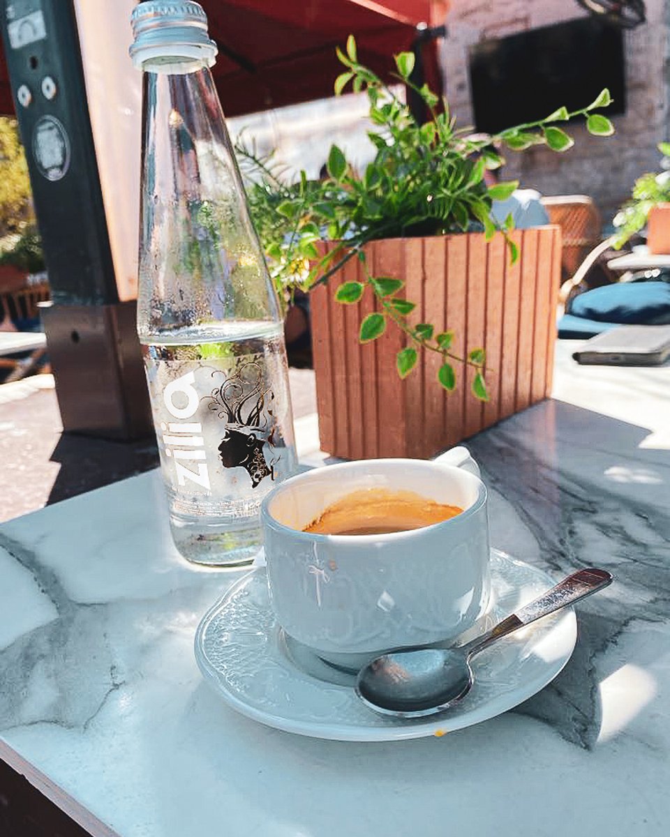 𝑼𝒏𝒂 𝒑𝒂𝒖𝒔𝒂 𝒄𝒖̀ 𝒁𝒊𝒍𝒊𝒂 💧😍
#Zilia #eauminerale #nature #corsica