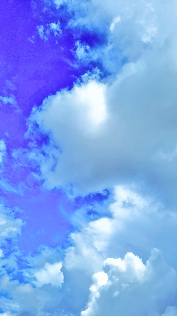 Day 4 of talking about <a href="/irys_xyz/">Irys (✧ᴗ✧)</a> even with the low engagements.

✧ᴗ✧
Hirys <a href="/irys_xyz/">Irys (✧ᴗ✧)</a> fam

On IRYS, data is not passive. It’s verifiable, programmable, and instantly accessible.

It can interact directly with smart contracts and AI without relying on bridges, oracles, or