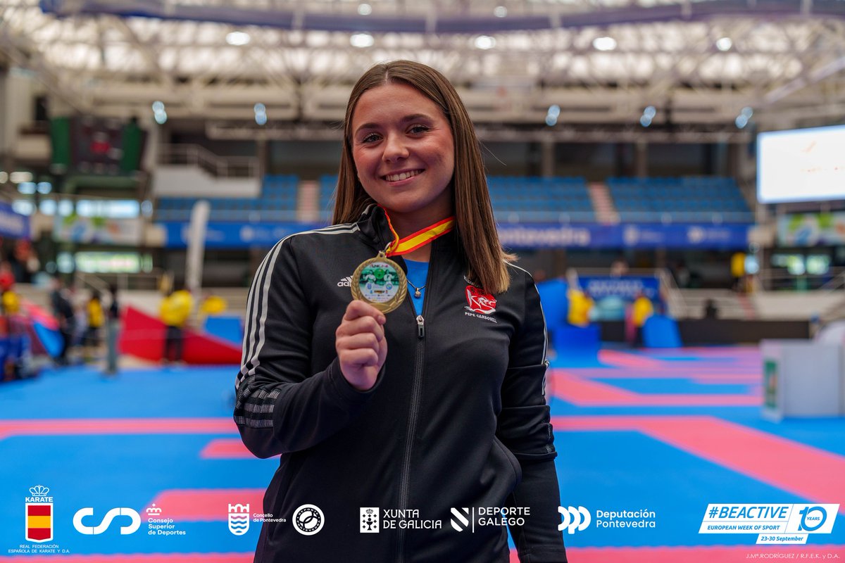 FKCV_karate's tweet photo. 😍¡Que bonito luce!

María San Francisco Jérez se trae el🥉bronce de Pontevedra en🥋Kata Senior Femenino.

#SomDojo https://t.co/lRfj6GE8w1