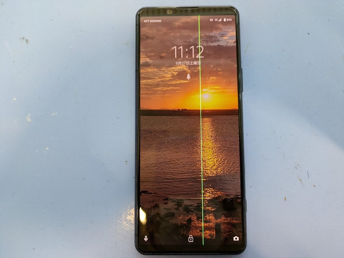 smartmax_repair's tweet image. ＃Xperia5ii
ディスプレイ表示不良修理のご依頼です。
いつも当店をご利用頂き、誠にありがとうございます。
👩‍💻🧑‍💻
最近この縦の線が出てしまう症状のご相談を多く頂いております。ナンバーシリーズの弱みですかね😭
ディスプレイの不良が原因ですので、交換して無事修理完了です✨
＃スマートまっくす