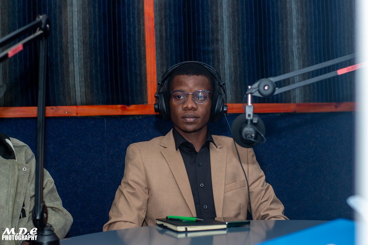 nustfmzw's tweet image. 🎙Today on #LiveConnect 

Shyleen F Maseko had an insightful conversation with Ravin S. Papiah, District Director of Toastmasters International from Mauritius. They discussed the exciting District event that will take place in Bulawayo from 30th of September to the 2nd of October
