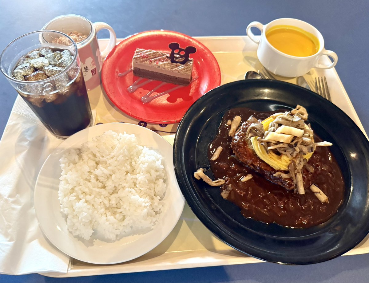 code_sou_cos's tweet photo. 海行ってきまし。
アナとティンカーベルとピーターパンとラプンツェルいけたので満足。 https://t.co/I90hhbWrv5