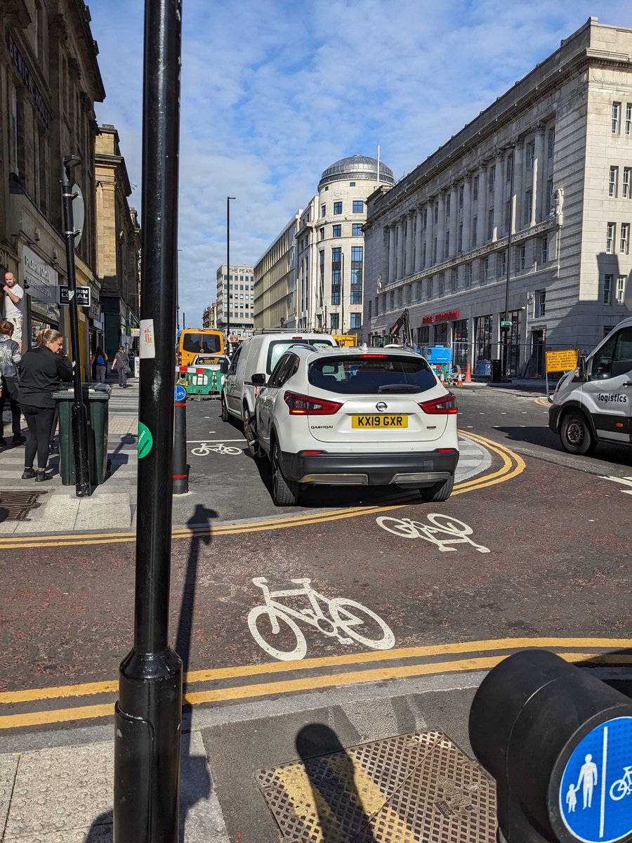 oodavid - that bench guy tweet media