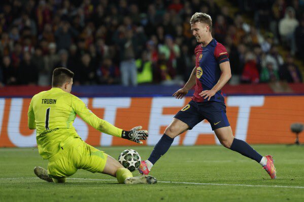 RobyPoto's tweet image. If we signed Olmo for one match, it’s because of this one against PSG.