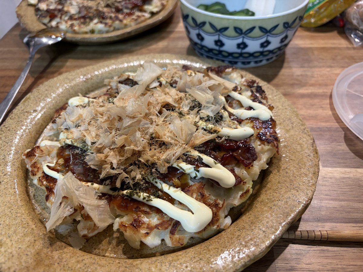 育休パパめし#21
"お好み焼き"

山芋入れて中はトロトロホクホクに。

#料理
#育児
#筋トレ好きと繋がりたい