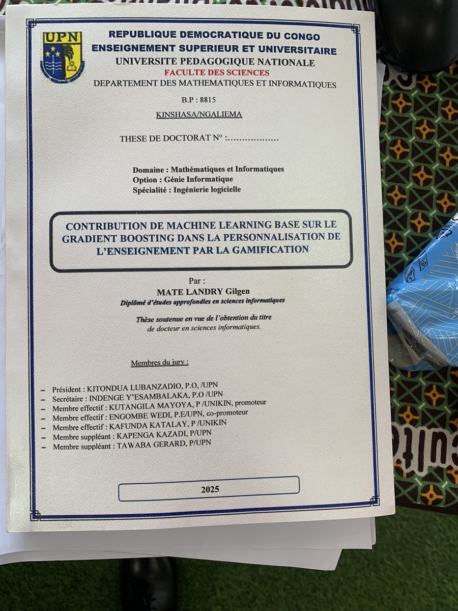 #RDC: j’ai eu l’honneur et la fierté d’assister à la soutenance du nouveau Docteur à thèse, Mr Lendry Mate. La contribution et la révolution qu’apportent ses recherches est une mine d’or à bien exploiter pour l’encadrement et l’éducation de nos enfants.
Félicitations Docteur.