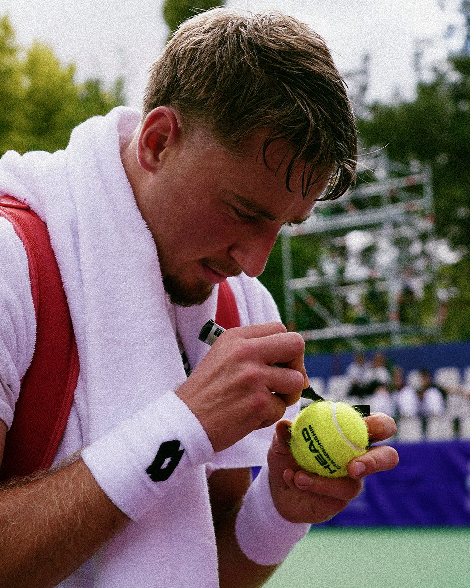 Signing into the Last 16 ✍️

Butvilas powers past top seed Struff 6-4, 6-2 for the perfect start in Alicante 

#OnTheRise | <a href="/Ferreroacademy/">Ferrero Tennis Academy</a>
