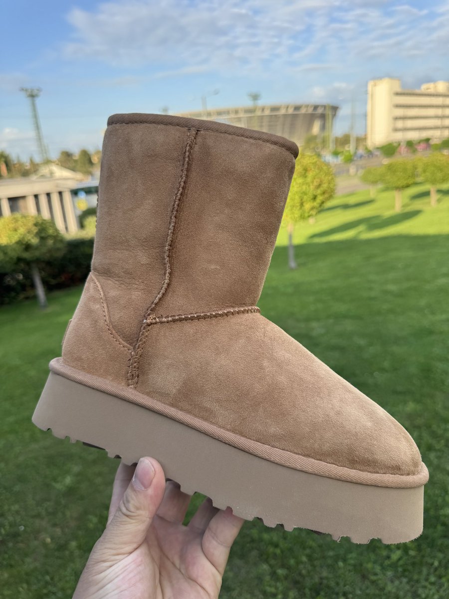 YeezyBoostLiao's tweet photo. UGG Classic Uitra Mini Chestnut (Women’s)🎆🎆🎆 H/1016223-CHE https://t.co/NvTASIABij